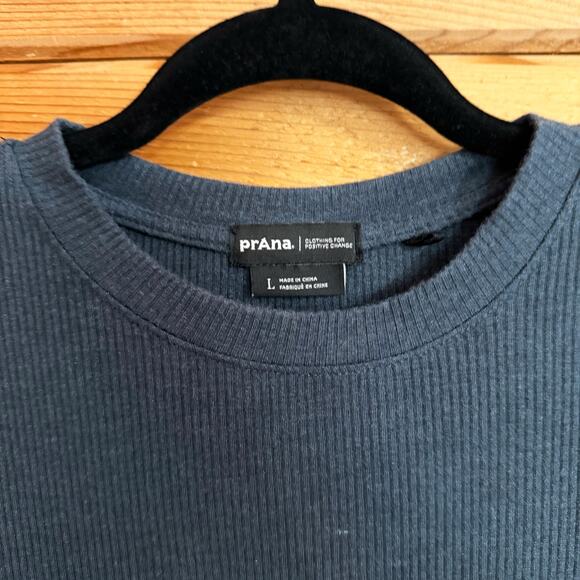 PrAna Basic Blue Tshirt Womens Large - Picture 2 of 4